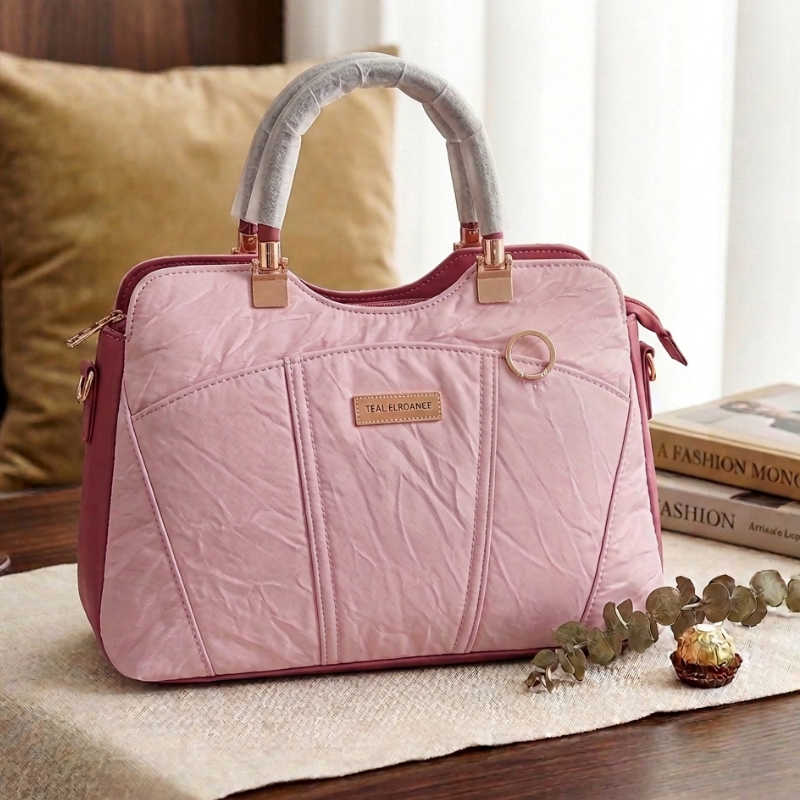 Quilted shoulder bag in tea pink