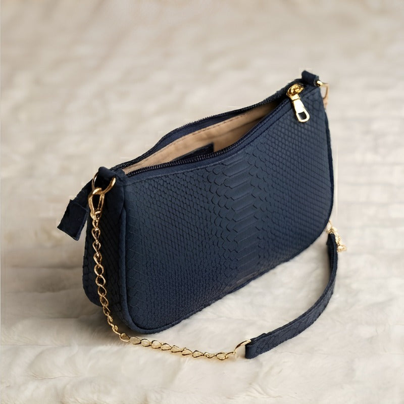 Shoulder purse detail view